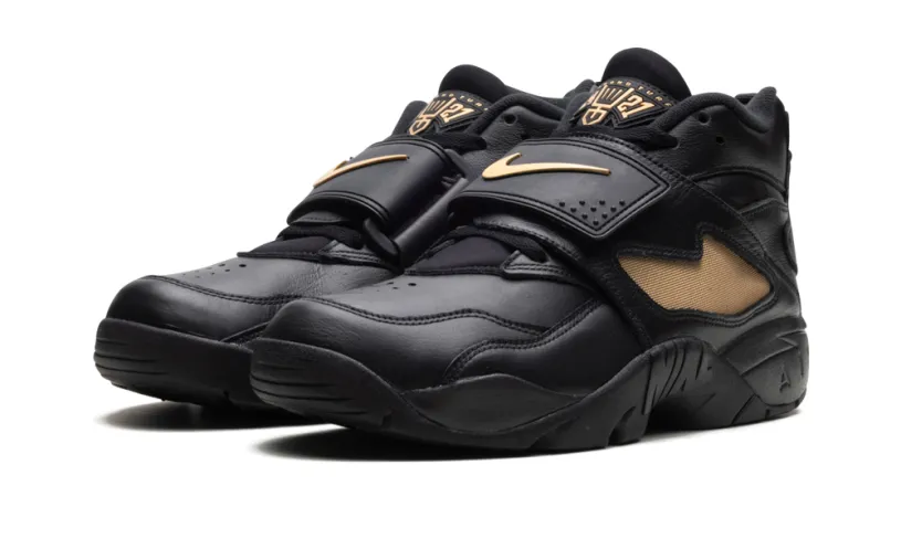 Nike Lifestyle Air Diamond Turf 'Signing Day'